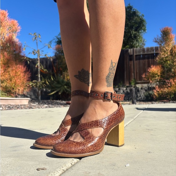 Heels - Picture 1 of 11